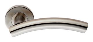 CSL1193SSS - Carlisle Brass Eurospec 19mm Curved Lever on Round Rose &lpar;G304&rpar; Satin Stainless Steel