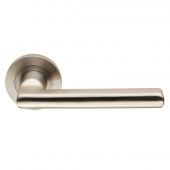 SWL1134SSS - Carlisle Brass Eurospec 'Carlton' Designer Lever on Round Rose &lpar;G304&rpar; Satin Stainless Steel