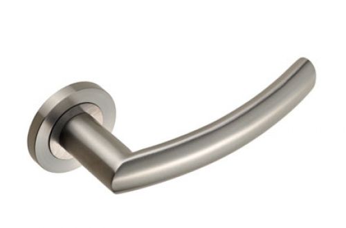 Click Here To Enlarge This Photo Of SWL1165SSS - Carlisle Brass Eurospec 'Scimitar' Designer Lever on Round Rose &lpar;G304&rpar; Satin Stainless Steel