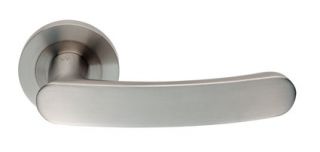 SWL1132SSS - Carlisle Brass Eurospec 'Berlino' Designer Lever on Round Rose &lpar;G304&rpar; Satin Stainless Steel