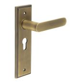 BUR25KIT11 Frelan Hardware Burlington Kensington Door Handles on 47&period;5mm Euro Backplate Antique Brass