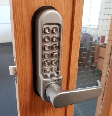 Click Here To Enlarge This Photo Of BORG Locks BL5451 SC Medium&sol;Heavy Duty Back to Back Digital Lock &lpar;Flat Bar&rpar; with Free Passage Mode &lpar;60mm Latch&rpar; - Satin Chrome