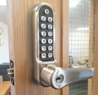 BORG Locks BL5701 ECP SS Medium&sol;Heavy Duty Digital Lock &lpar;Flat Bar&rpar; with Free Passage Mode&comma; Key Override & Easicode Pro Coding Chamber &lpar;60mm Latch&rpar; - Stainless Steel