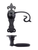 FF312 - Zoo Hardware Foxcote Foundries Scroll Lever on Fleur De Lys Latch Backplate &lpar;168 x 48mm&rpar; Black Antique