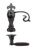 FF313 - Zoo Hardware Foxcote Foundries Scroll Lever on Fleur De Lys Bathroom Backplate &lpar;168 x 48mm&rpar; Black Antique