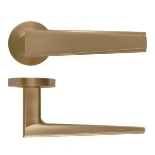 RM150AB - Zoo Hardware Rosso Maniglie 'Veloce' Lever on Round Rose - Antique Brass Finish